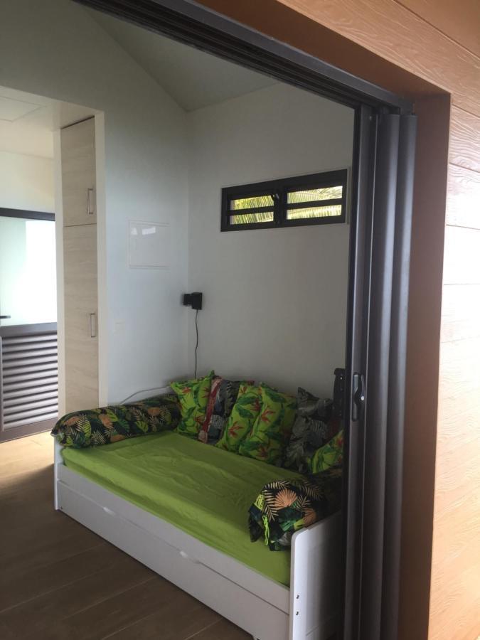 Fare Anuanua Bed & Breakfast Haapiti ภายนอก รูปภาพ